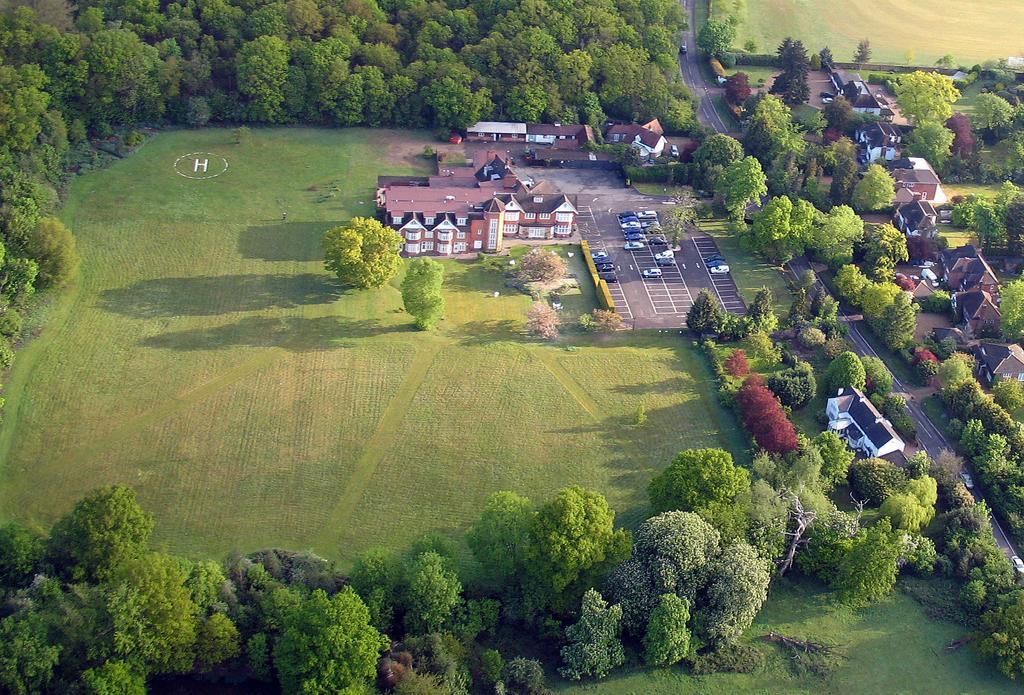 Grovefield House Hotel Slough Exterior photo