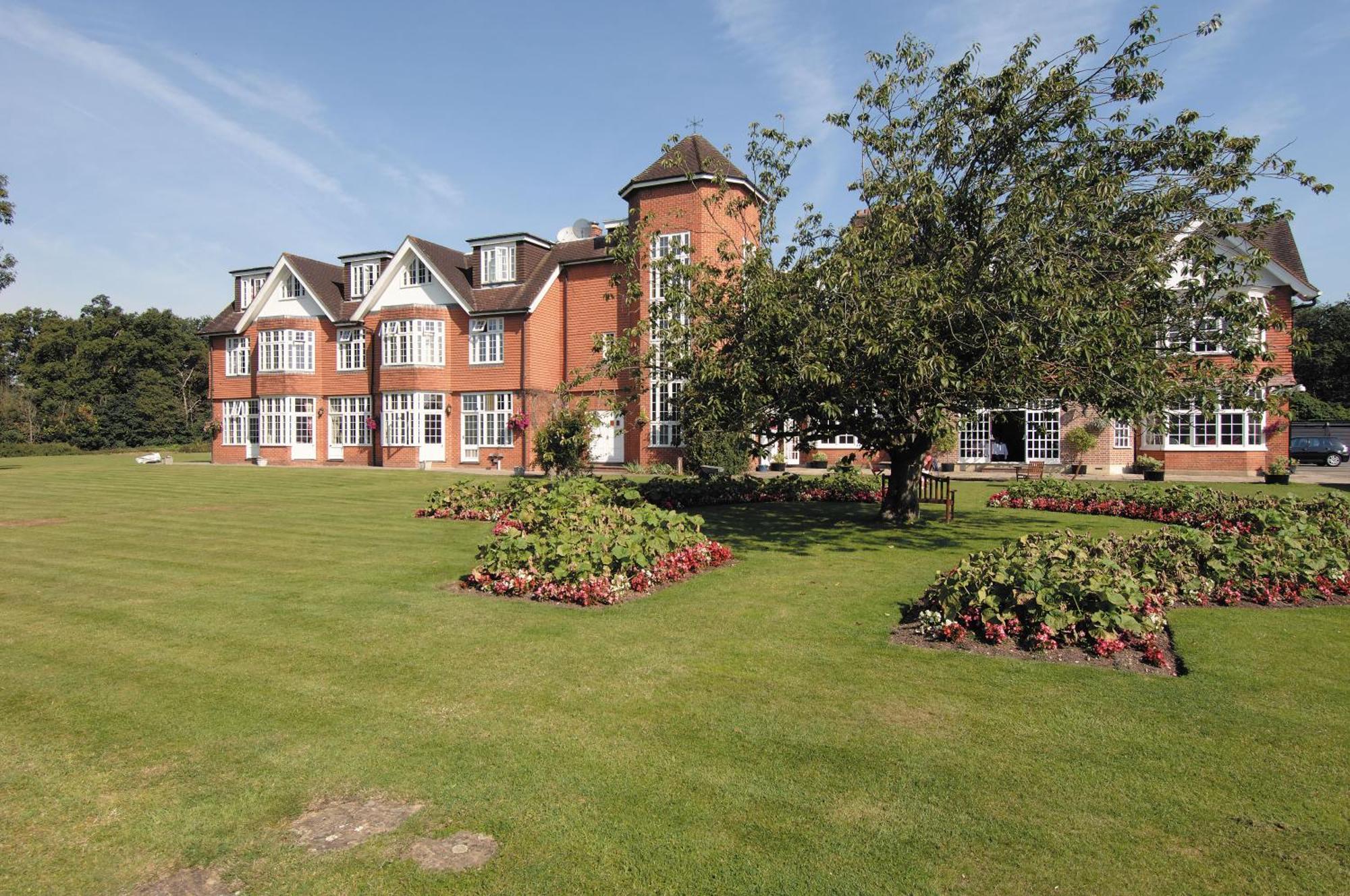 Grovefield House Hotel Slough Exterior photo